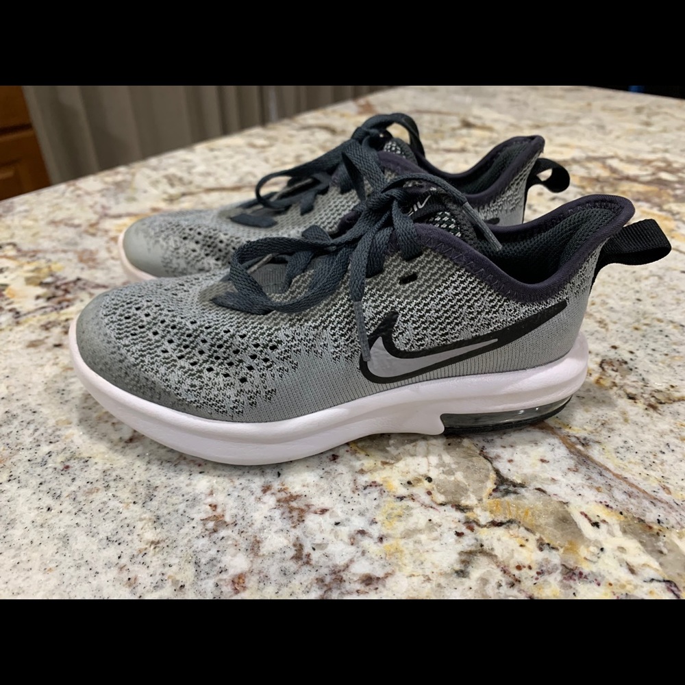 Kids Nike Air 12c